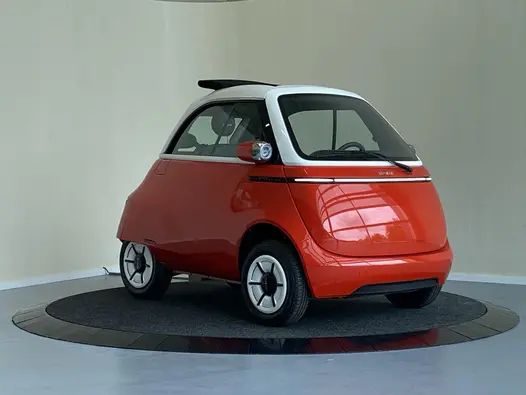 Microlino Competizione 10.5 kWh 144km vol elektrisch rijden.